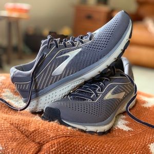 Brooks Ghost 12